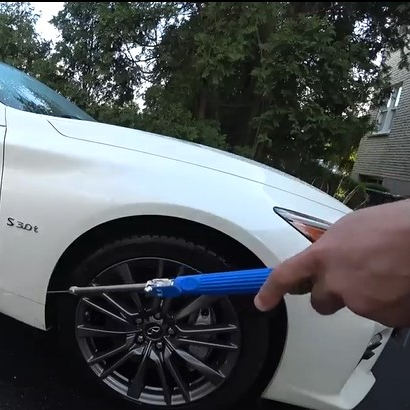 Image of Turbojet Wash in use on a car